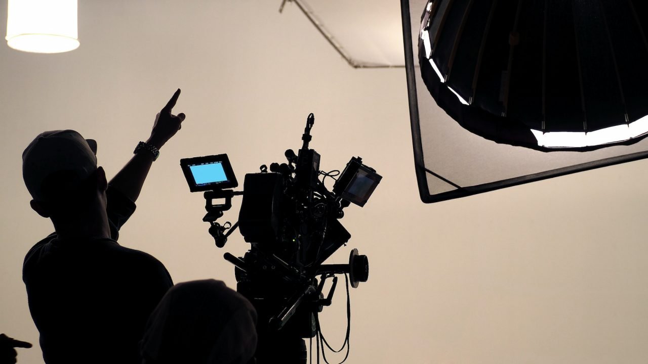 behind-the-scene-of-tv-movie-video-film-shooting-.jpg Tidal Obscura 50ml - Imagem 1